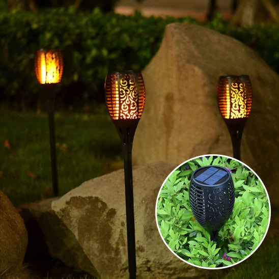 Lampe solaire d'extérieur avec flamme vacillante